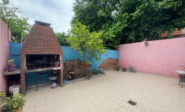 VENTA CASA 4 AMBIENTES C COCHERA. ZELARRAYAN 4900, VILLA LUGANO. CABA