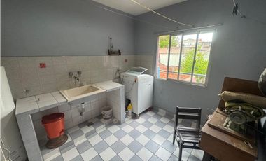 VENTA CASA 4 AMBIENTES C COCHERA. ZELARRAYAN 4900, VILLA LUGANO. CABA
