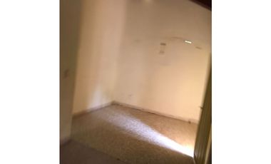 VENDO IMPONENTE CASA EN ESQ, A METROS DE COSTANERA, POSADAS MNES.