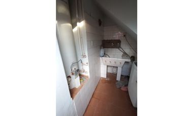 VENDO CASA CON 3 HABITACIONES/2 BAÑOS /COCHERA/PATIO/TERRAZA /MAIPU