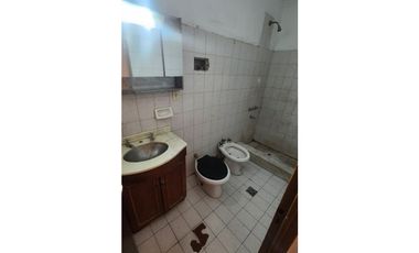 VENDO CASA CON 3 HABITACIONES/2 BAÑOS /COCHERA/PATIO/TERRAZA /MAIPU