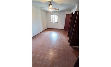 VENDO CASA CON 3 HABITACIONES/2 BAÑOS /COCHERA/PATIO/TERRAZA /MAIPU