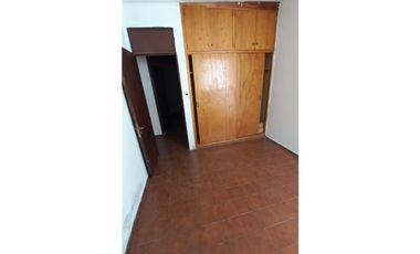 VENDO CASA CON 3 HABITACIONES/2 BAÑOS /COCHERA/PATIO/TERRAZA /MAIPU