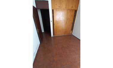 VENDO CASA CON 3 HABITACIONES/2 BAÑOS /COCHERA/PATIO/TERRAZA /MAIPU