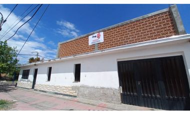 VENDO CASA CON 3 HABITACIONES/2 BAÑOS /COCHERA/PATIO/TERRAZA /MAIPU