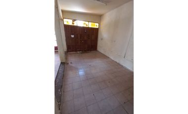 VENDO CASA CON 3 HABITACIONES/2 BAÑOS /COCHERA/PATIO/TERRAZA /MAIPU