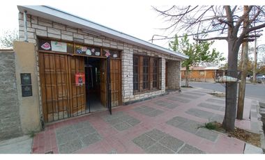 VENDO CASA CON 3 HABITACIONES/2 BAÑOS /COCHERA/PATIO/TERRAZA /MAIPU