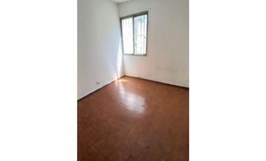 VENDO CASA CON 3 HABITACIONES/2 BAÑOS /COCHERA/PATIO/TERRAZA /MAIPU