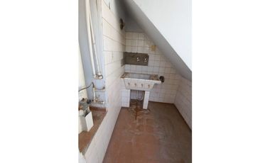 VENDO CASA CON 3 HABITACIONES/2 BAÑOS /COCHERA/PATIO/TERRAZA /MAIPU