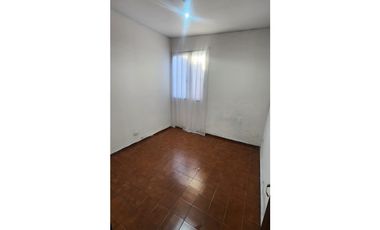 VENDO CASA CON 3 HABITACIONES/2 BAÑOS /COCHERA/PATIO/TERRAZA /MAIPU