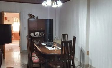 Casa en alquiler c/ cochera en Caseros