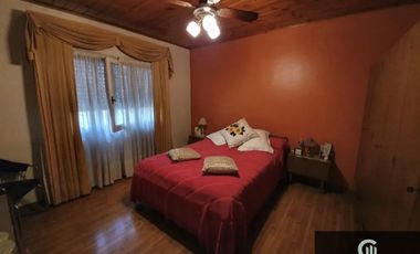 Casa en alquiler c/ cochera en Caseros