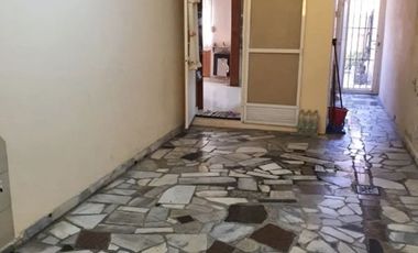 Casa en alquiler c/ cochera en Caseros