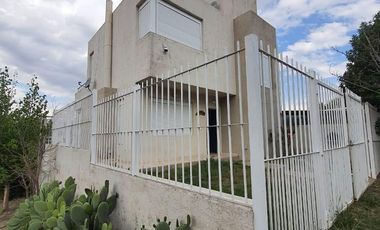 00312 Casa moderna con vista al río Panaholma p/ 6 Villa Cura Brochero