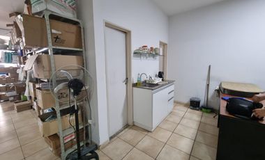 Local comercial en venta 3 niveles con ascensor y terraza Echesortu