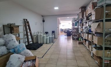 Local comercial en venta 3 niveles con ascensor y terraza Echesortu