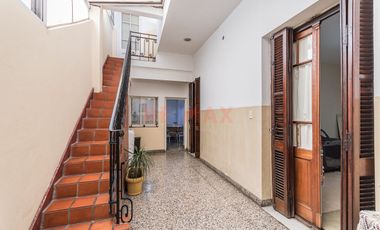 VENTA PH 4 AMBIENTES CON PATIO Y TERRAZA PROPIA