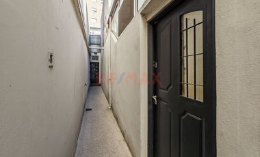 VENTA PH 4 AMBIENTES CON PATIO Y TERRAZA PROPIA