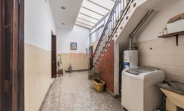 VENTA PH 4 AMBIENTES CON PATIO Y TERRAZA PROPIA