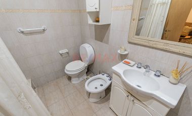 VENTA PH 4 AMBIENTES CON PATIO Y TERRAZA PROPIA