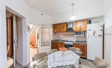 VENTA PH 4 AMBIENTES CON PATIO Y TERRAZA PROPIA