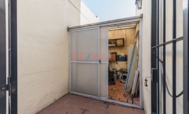 VENTA PH 4 AMBIENTES CON PATIO Y TERRAZA PROPIA