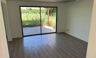Casa en Arriendo en condominio los castaños