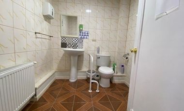 Local Comercial en Arriendo en Entre Baquedano y Blanco encalada