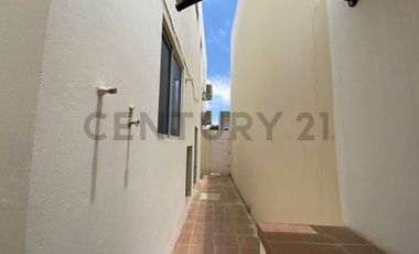 Casa en Venta en Salinas a una Cuadra del Mar Pcev.