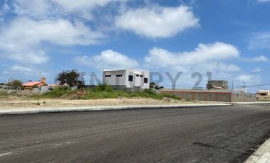 Casa en Venta en Salinas a una Cuadra del Mar Pcev.