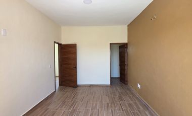 CASA EN VENTA DE 2 PLANTAS, 3 RECÁMARAS, 3.5 BAÑOS, COCHERA PARA 2 AUTOS