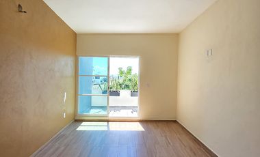 CASA EN VENTA DE 2 PLANTAS, 3 RECÁMARAS, 3.5 BAÑOS, COCHERA PARA 2 AUTOS
