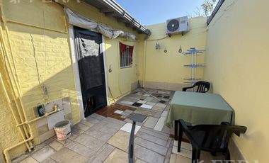 Venta de casa 2 ambientes con cochera en Florencio Varela