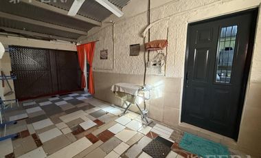 Venta de casa 2 ambientes con cochera en Florencio Varela