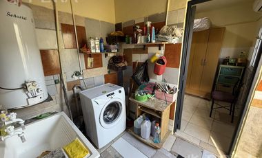 Venta de casa 2 ambientes con cochera en Florencio Varela