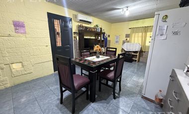 Venta de casa 2 ambientes con cochera en Florencio Varela