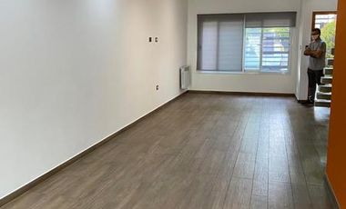 Duplex de 3 ambientes en VENTA en Monte Grande - Independencia 69