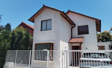 CASA  EN CIUDAD DE LOS VALLES CON  CLUB HOUSE Y AREAS VERDES