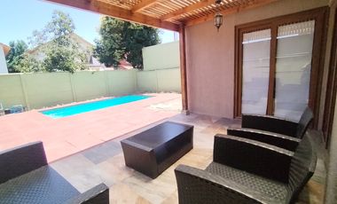 CASA  EN CIUDAD DE LOS VALLES CON  CLUB HOUSE Y AREAS VERDES