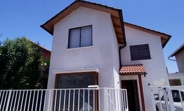 CASA  EN CIUDAD DE LOS VALLES CON  CLUB HOUSE Y AREAS VERDES