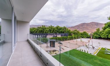 Casa en Venta en Lujosa Casa mediterránea completamente amoblada en Las Brisas de Chicureo.