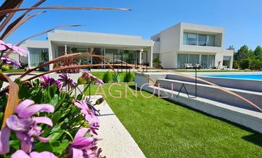 Casa en Venta en Lujosa Casa mediterránea completamente amoblada en Las Brisas de Chicureo.