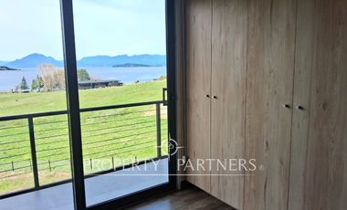 REBAJADA! Amplia y moderna casa en excelente condominio