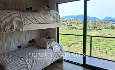 REBAJADA! Amplia y moderna casa en excelente condominio