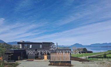 REBAJADA! Amplia y moderna casa en excelente condominio