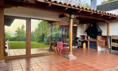 Casa mediterránea en exclusivo sector