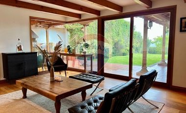 Casa mediterránea en exclusivo sector