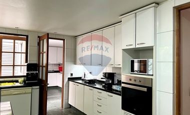 Casa mediterránea en exclusivo sector