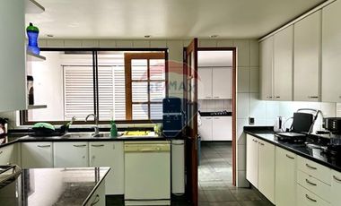 Casa mediterránea en exclusivo sector