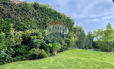 Casa mediterránea en exclusivo sector